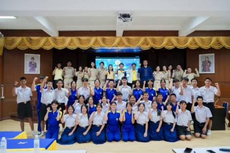 สภานักเรียนนำเสนอโครงการพัฒนาโรงเรียน 