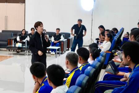 DIGICAMP ON TOUR ครั้งที่ 5  โรงเรียนจักรคำคณาทร จังหวัดลำพูน ณ หอประชุมดาราดิเรก วันศุกร์ที่ 7 สิงหาคม พ.ศ. 2569 นายธำรงค์ หน่อเรือง ผู้อำนวยการโรงเรียนจักรคำคณาทร จังหวัดลำพูน มอบหมายให้นางสาวลภัสรดา นันทนาการณ์ รองผู้อำนวยการกลุ่มบริหารวิชาการ