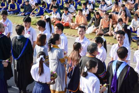 โรงเรียนจักรคำคณาทร จังหวัดลำพูน จัดพิธีปัจฉิมนิเทศ และพิธีวันจักรคำฯ เกียรติยศ ให้แก่นักเรียนระดับชั้นมัธยมศึกษาปีที่ 3 และระดับชั้นมัธยมศึกษาปีที่ 6  รุ่น ปาฏิหาริย์ โดยมีนายสิธิชัย จินดาหลวง อดีตผู้ว่าราชการจังหวัดลำปาง ประธานคณะกรรมการสถานศึกษา