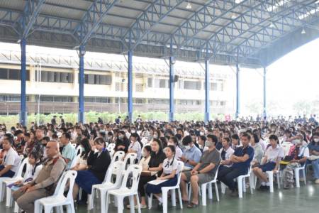 การมอบตัวนักเรียน ประเภทห้องเรียนทั่วไป วันเสาร์ที่ 4 และ วันอาทิตย์ที่ 5 เมษายน พ.ศ. 2569 โรงเรียนจักรคำคณาทร จังหวัดลำพูน ได้ดำเนินการมอบตัวนักเรียนระดับชั้นมัธยมศึกษาปีที่ 1 และ ระดับชั้นมัธยมศึกษาปีที่ 4 