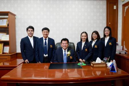 โรงเรียนจักรคำคณาทร จังหวัดลำพูน ขอแสดงความยินดีและยินดีต้อนรับท่านผู้อำนวยการโรงเรียนท่านใหม่ วันจันทร์ที่ 5 ตุลาคม 2569 โรงเรียนจักรคำคณาทร จังหวัดลำพูน จัดพิธีต้อนรับและแสดงความยินดีแก่ นายไชยวสันต์ ใหม่ทรายเปียง เนื่องในโอกาสย้ายมาดำรงตำแหน่ง