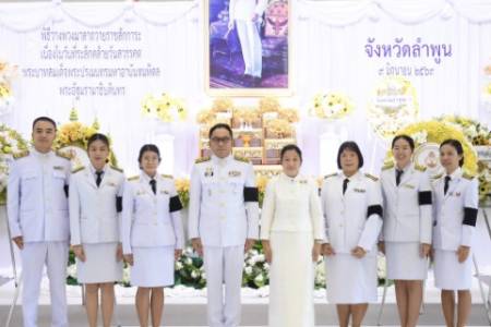 พิธีวางพวงมาลาถวายราชสักการะเนื่องในวันที่ระลึกวันคล้ายวันสวรรคตพระบาทสมเด็จพระปรเมนทรมหาอานันทมหิดล พระอัฐมรามาธิบดินทร ประจำปี 2569 วันพุธที่ 9 มิถุนายน 2569 ในการนี้นายธำรงค์ หน่อเรือง ผู้อำนวยการโรงเรียนจักรคำคณาทร จังหวัดลำพูน