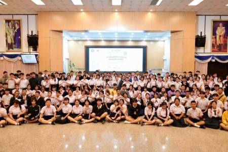 รงเรียนจักรคำคณาทร จังหวัดลำพูน ขอแสดงความยินดีกับนักเรียนในการแข่งขันบอร์ดเกม Periodic ภารกิจพิชิตตารางธาตุ ระดับชั้นมัธยมศึกษาตอนปลาย ภาคเหนือ ประจำปี 2569 วันเสาร์ที่ 28 มิถุนายน พ.ศ. 2569 นักเรียนตัวแทนจากโรงเรียนจักรคำคณาทร จังหวัดลำพูน