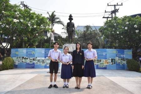 การรับเอกสารใบระเบียนแสดงผลการเรียน (ปฟ.1) ใบประกาศนียบัตร (ปพ.2) เกียรติบัตรเรียนดี ปีการศึกษา 2568 วันอังคารที่ 31 มีนาคม 2569 โรงเรียนจักรคำคณาทร จังหวัดลำพูน ได้ดำเนินการมอบเอกสารใบระเบียนแสดงผลการเรียน (ปฟ.1) ใบประกาศนียบัตร (ปพ.2) เกียรติบัตรเรียนดี